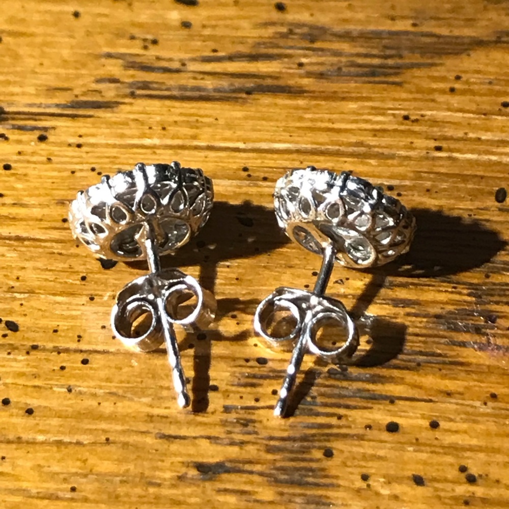 🎉2X HP🎉 💎💎🆕 Genuine Diamond & Sterling Silver Round Halo Stud Earrings💎💎 - Picture 6 of 9
